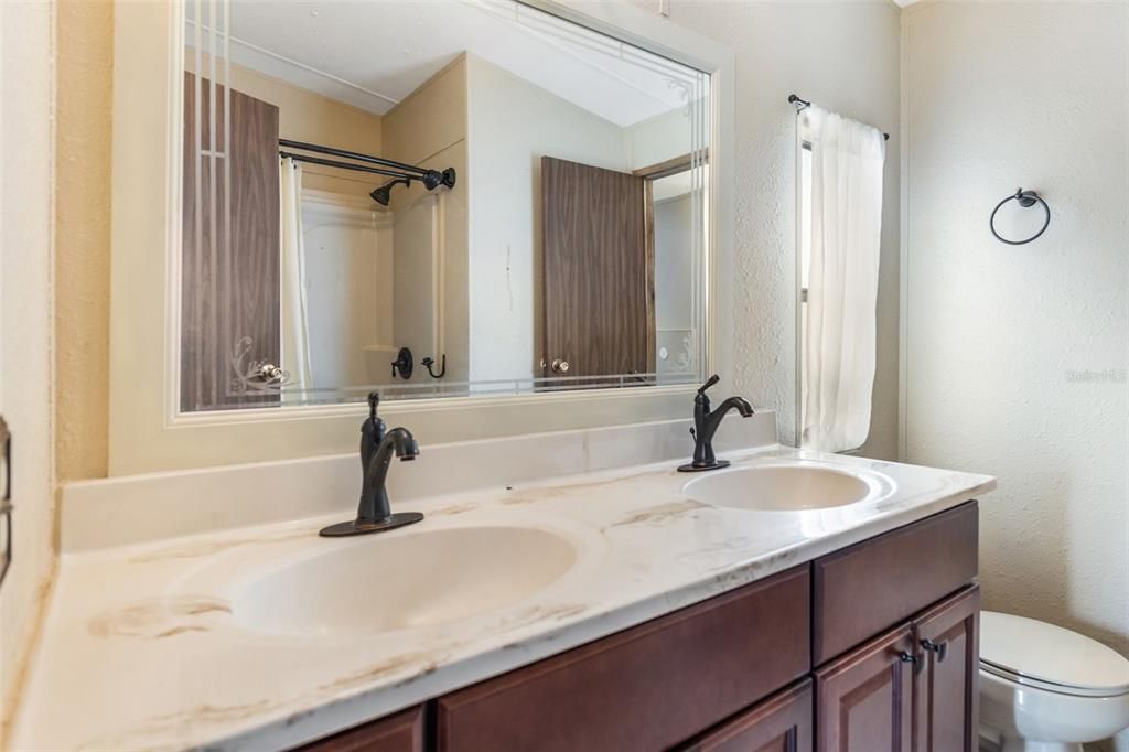 Image 12 of property listing at 127 E NORTHSIDE DRIVE, Lake Wales, FL 33853