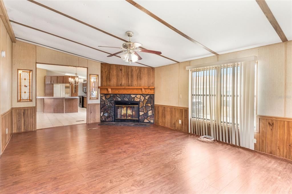 Image 5 of property listing at 127 E NORTHSIDE DRIVE, Lake Wales, FL 33853