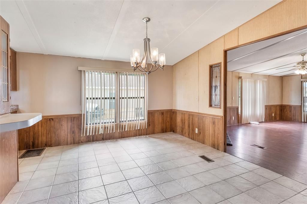 Image 7 of property listing at 127 E NORTHSIDE DRIVE, Lake Wales, FL 33853