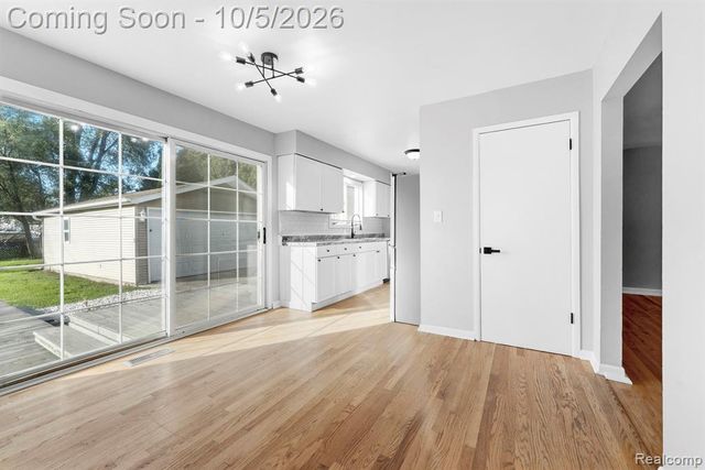 31700 Lafler Drive, Rockwood, MI 48173