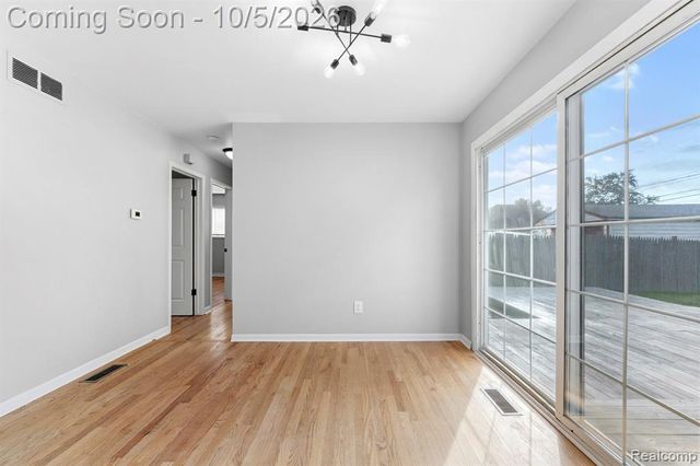 31700 Lafler Drive, Rockwood, MI 48173
