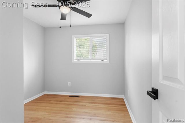 31700 Lafler Drive, Rockwood, MI 48173