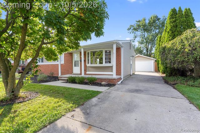 31700 Lafler Drive, Rockwood, MI 48173