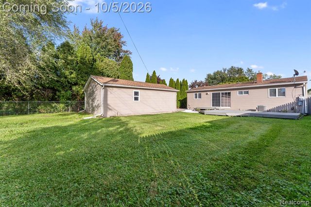 31700 Lafler Drive, Rockwood, MI 48173
