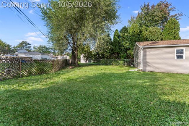 31700 Lafler Drive, Rockwood, MI 48173