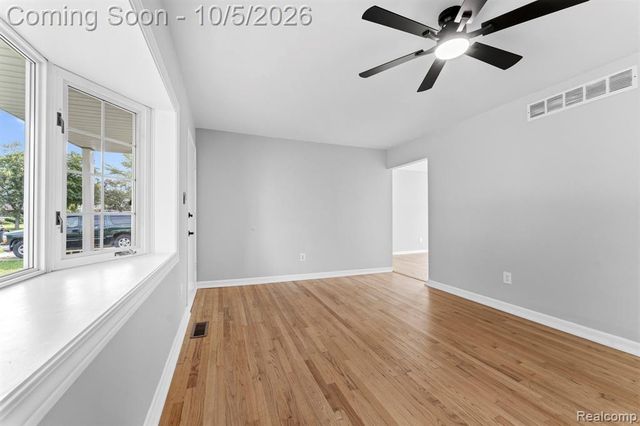 31700 Lafler Drive, Rockwood, MI 48173