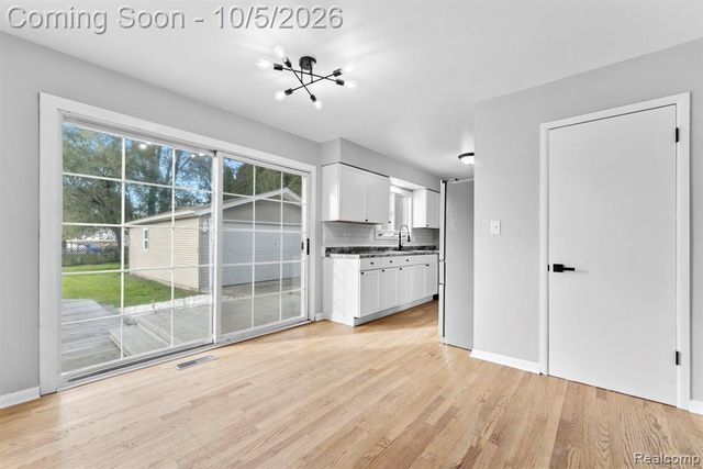 31700 Lafler Drive, Rockwood, MI 48173
