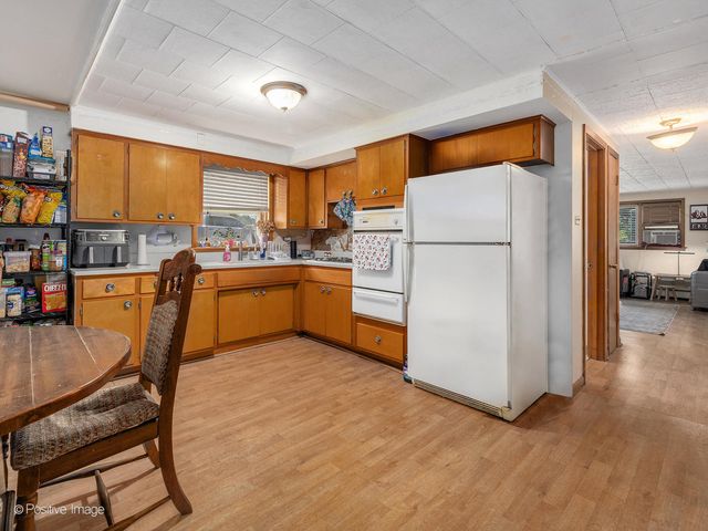 6737 W Lloyd Drive, Worth, IL 60482