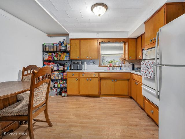 6737 W Lloyd Drive, Worth, IL 60482