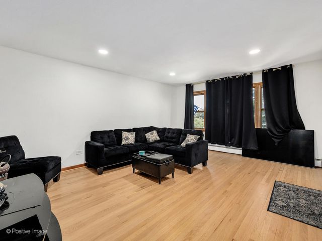 6737 W Lloyd Drive, Worth, IL 60482