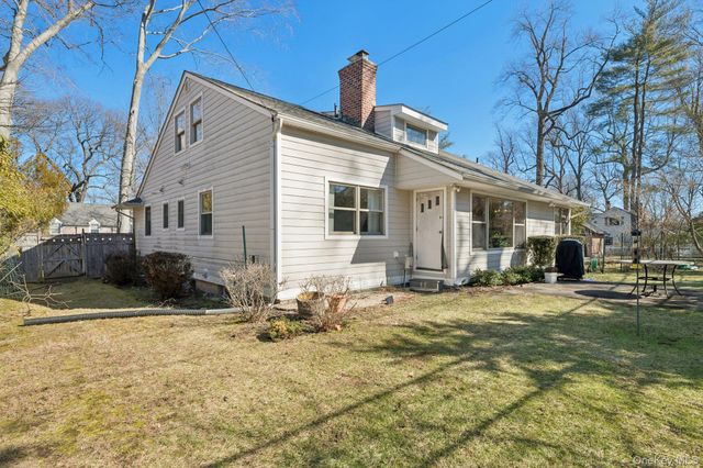 6 Saint George Road, Great Neck, NY 11021