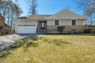 6 Saint George Road, Great Neck, NY 11021