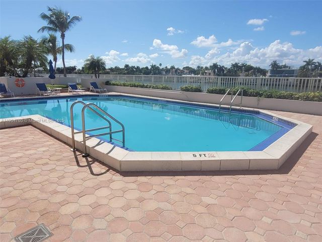 5700 Collins Ave 5L, Miami Beach, FL 33140