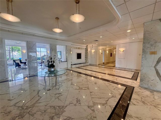 5700 Collins Ave 5L, Miami Beach, FL 33140