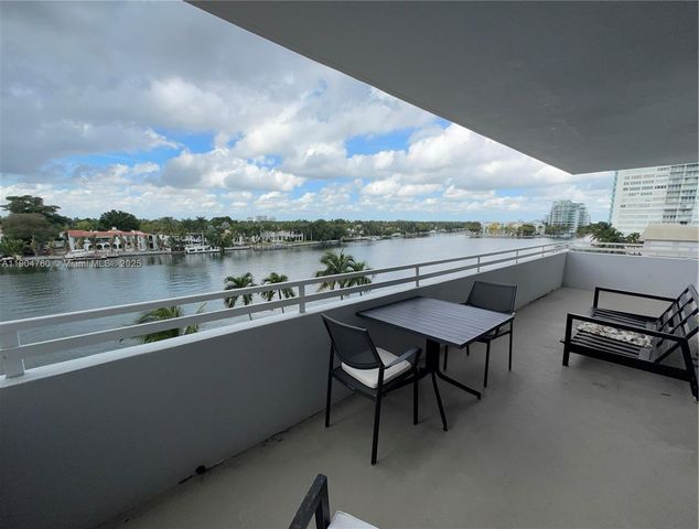 5700 Collins Ave 5L, Miami Beach, FL 33140
