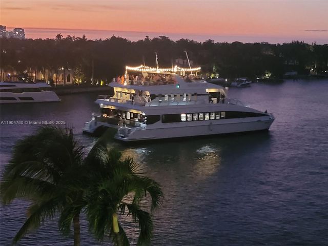 5700 Collins Ave 5L, Miami Beach, FL 33140