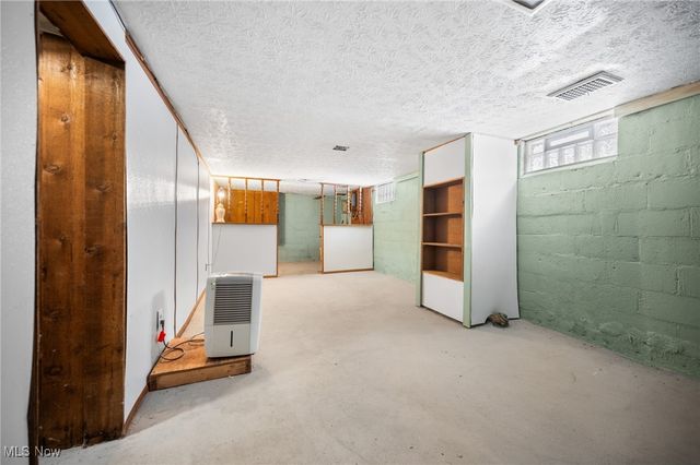 2109 W 13th Street, Lorain, OH 44052