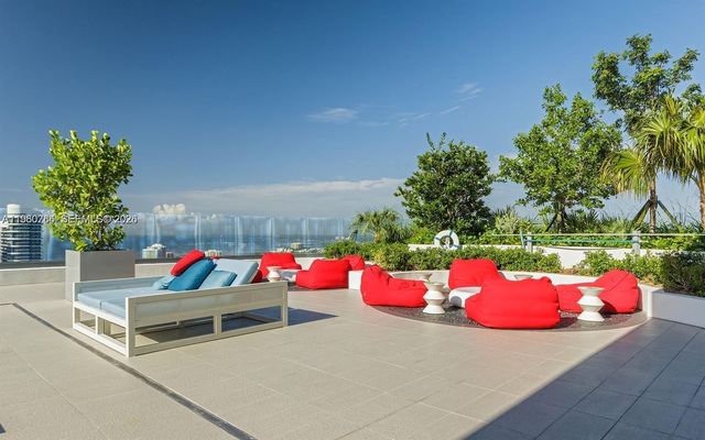 45 SW 9th St 1805, Miami, FL 33130