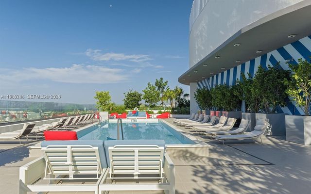 45 SW 9th St 1805, Miami, FL 33130