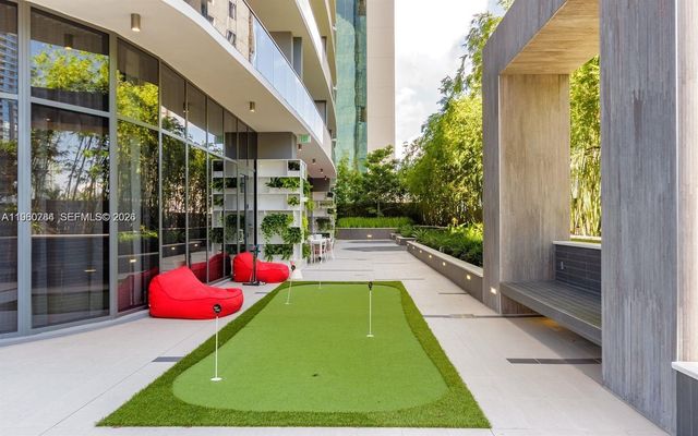 45 SW 9th St 1805, Miami, FL 33130