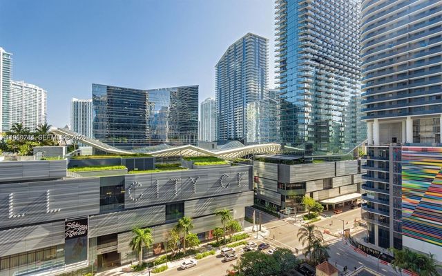 45 SW 9th St 1805, Miami, FL 33130