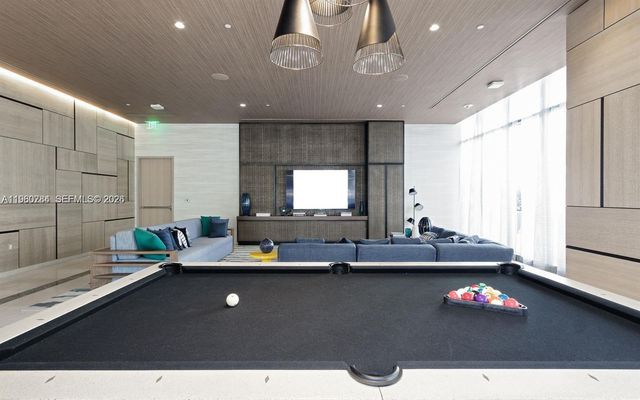 45 SW 9th St 1805, Miami, FL 33130