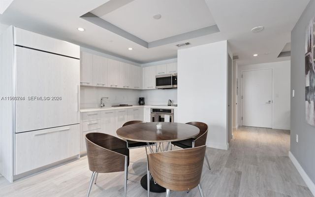 45 SW 9th St 1805, Miami, FL 33130