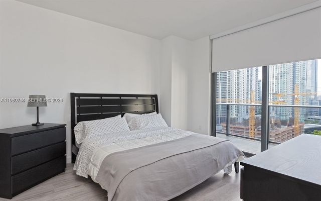 45 SW 9th St 1805, Miami, FL 33130