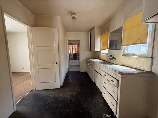 2211 W 79th Street, Inglewood, CA 90305
