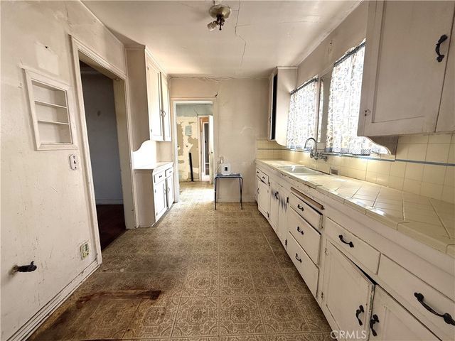 2211 W 79th Street, Inglewood, CA 90305