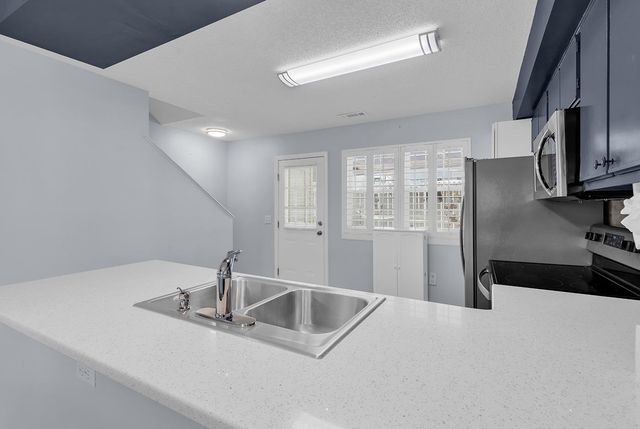 611 2nd Ave S Apt 16E, North Myrtle Beach, SC 29582