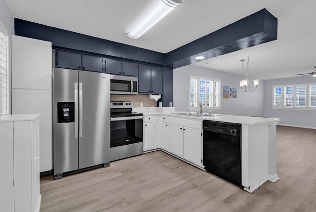 611 2nd Ave S Apt 16E, North Myrtle Beach, SC 29582