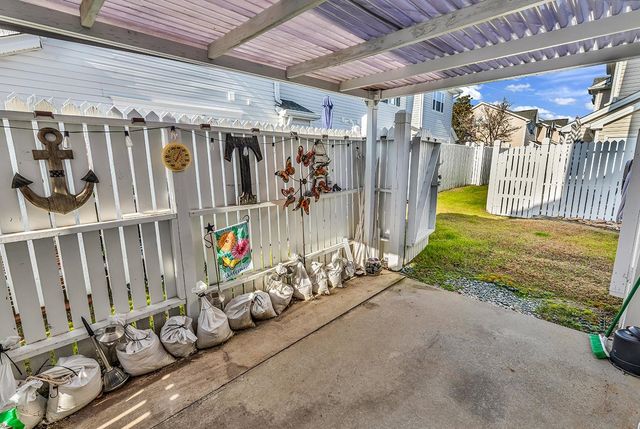 611 2nd Ave S Apt 16E, North Myrtle Beach, SC 29582