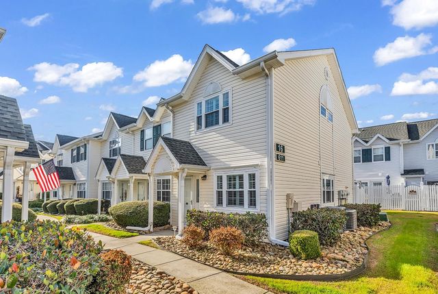 611 2nd Ave S Apt 16E, North Myrtle Beach, SC 29582