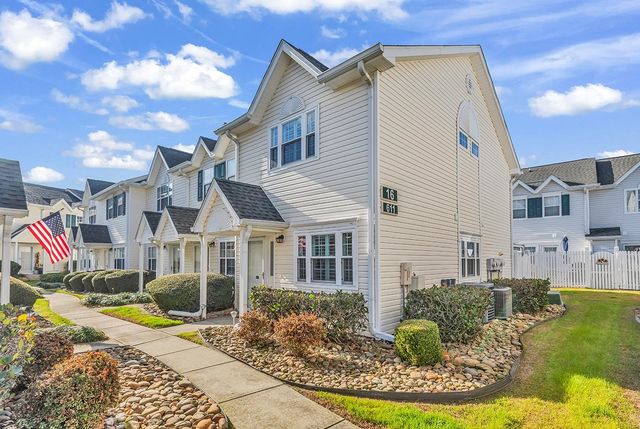 611 2nd Ave S Apt 16E, North Myrtle Beach, SC 29582