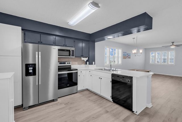 611 2nd Ave S Apt 16E, North Myrtle Beach, SC 29582