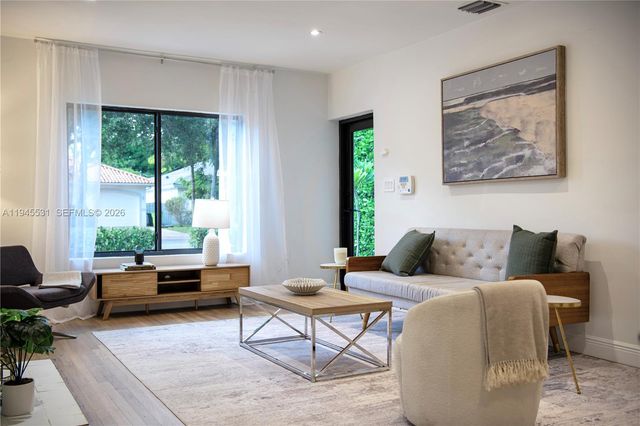 360 NE 87th St, El Portal, FL 33138