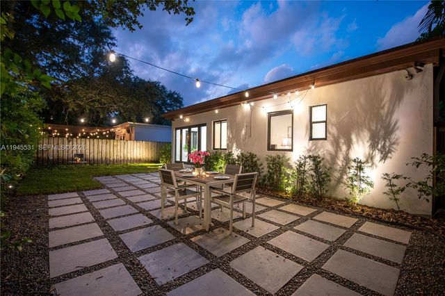 360 NE 87th St, El Portal, FL 33138