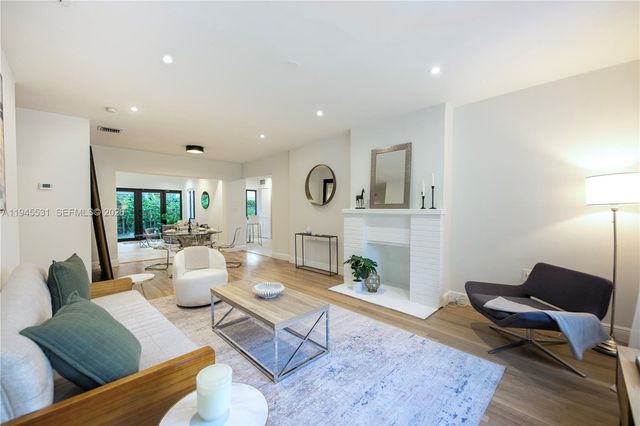 360 NE 87th St, El Portal, FL 33138