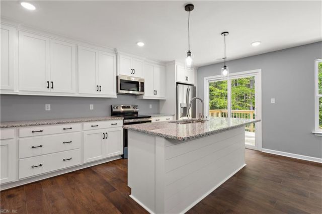 3180 Poplar DR, Smithfield, VA 23430