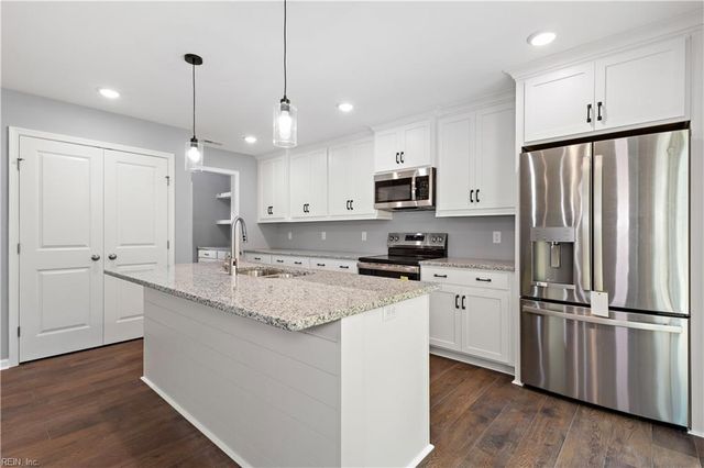 3180 Poplar DR, Smithfield, VA 23430