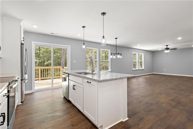 3180 Poplar DR, Smithfield, VA 23430