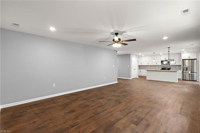 3180 Poplar DR, Smithfield, VA 23430