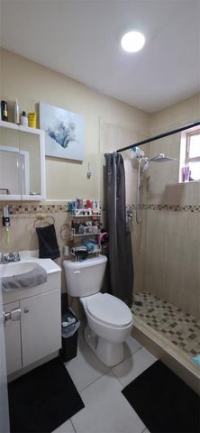 3285 NW 98th St 1, Miami, FL 33147