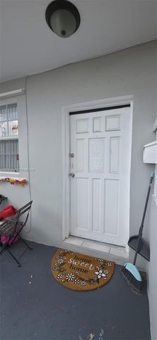 3285 NW 98th St 1, Miami, FL 33147