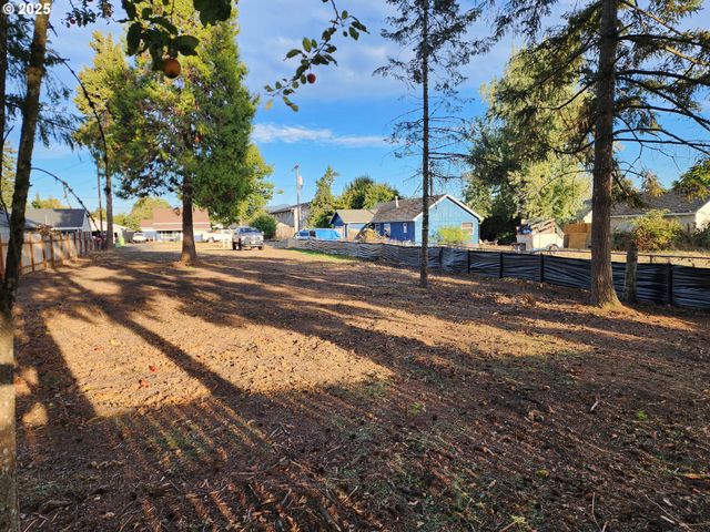 540 39TH St, Springfield, OR 97478