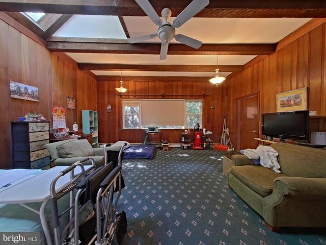 1746 GREEN VALLEY RD, Havertown, PA 19083