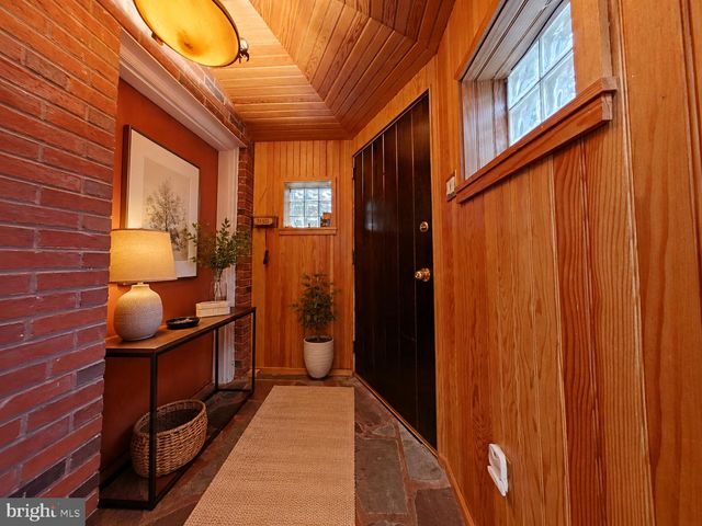 1746 GREEN VALLEY RD, Havertown, PA 19083