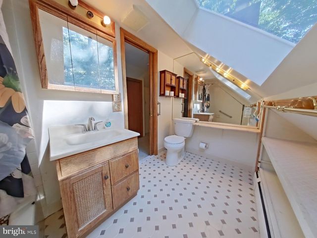 1746 GREEN VALLEY RD, Havertown, PA 19083