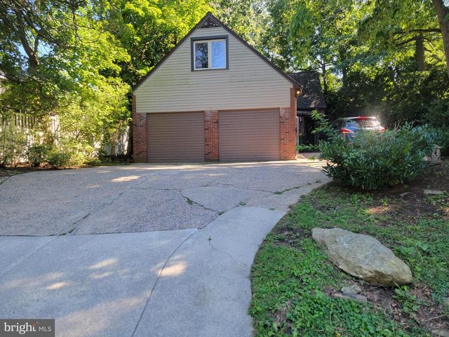 1746 GREEN VALLEY RD, Havertown, PA 19083